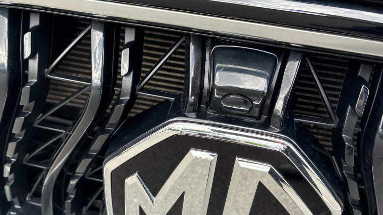 MG HS 1.5 T-GDI Trophy 5dr DCT Petrol Hatchback